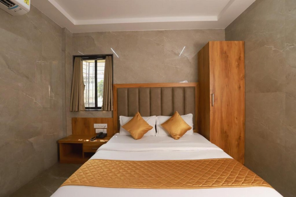 Room image 3
