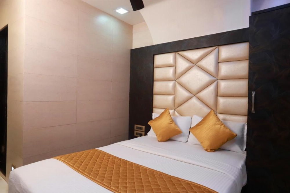Room image 4