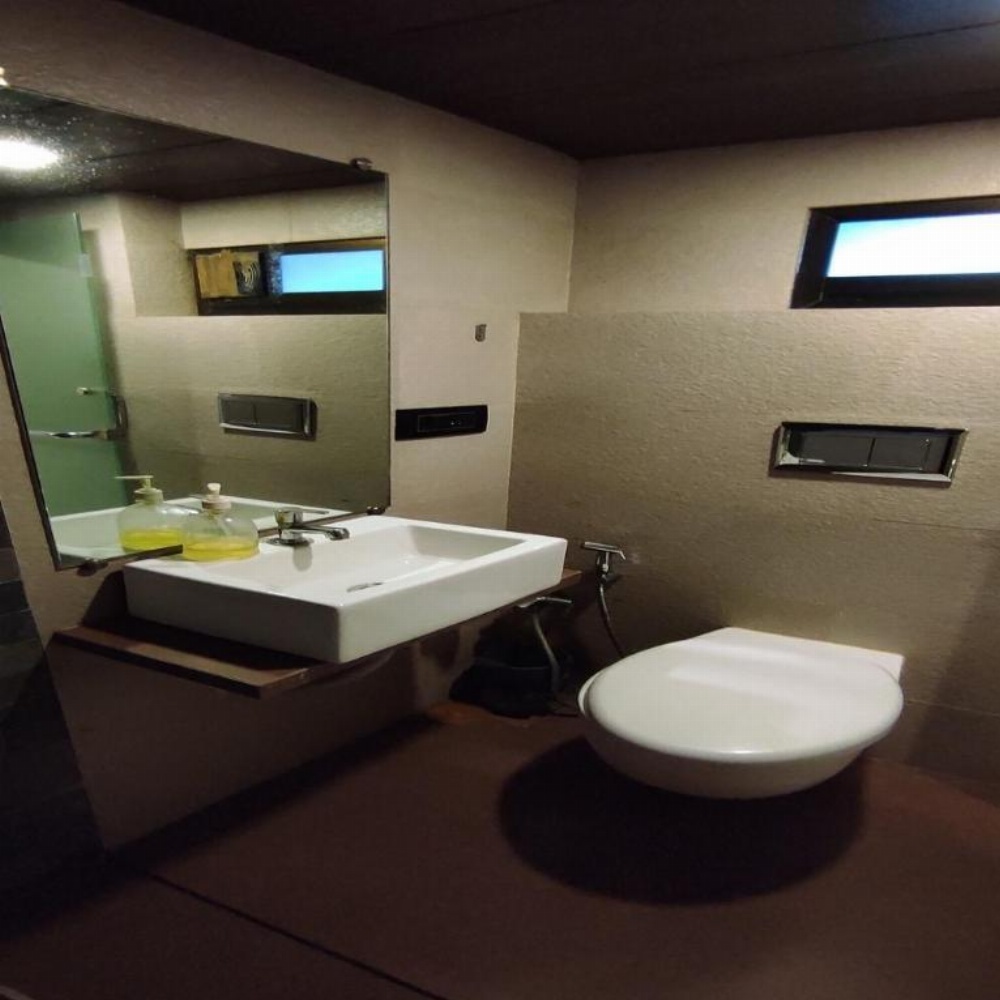 Room image 5