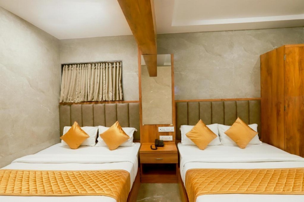 Room image 4